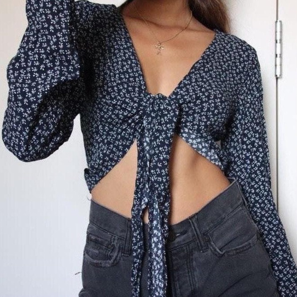 Coco wrap top - Picture 1 of 3